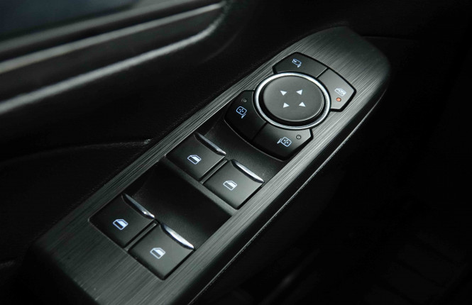FORD_FORD_KUGA_2654873_69.jpg
