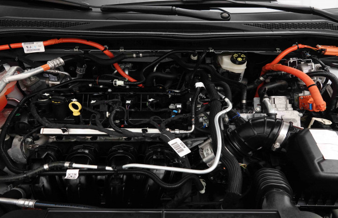 FORD_FORD_KUGA_2654873_71.jpg