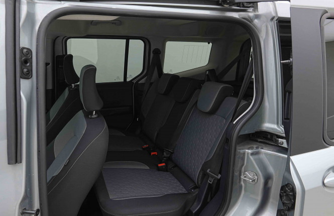 FORD_FORD_TOURNEOCOU_2654510_7.jpg