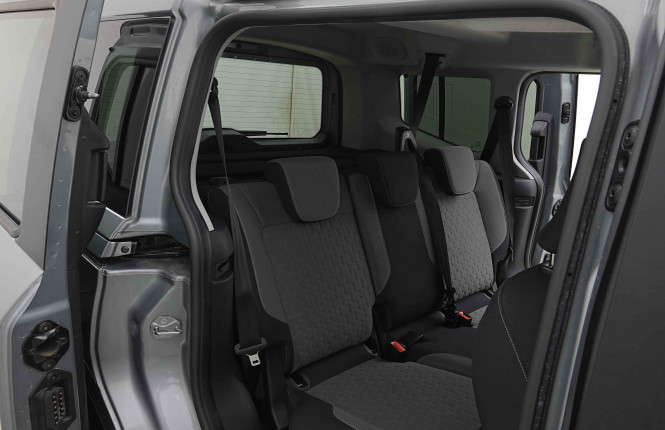 FORD_FORD_TOURNEOCOU_2654510_8.jpg