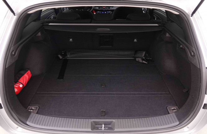 HYUNDAI_HYUNDAI_I30_2549433_32.jpg