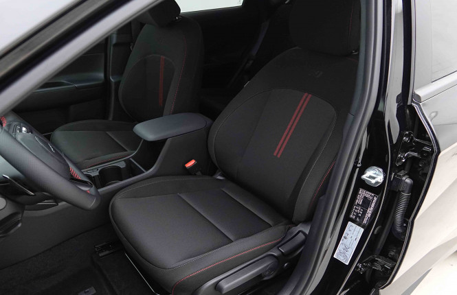 HYUNDAI_HYUNDAI_KONA_2655002_6.jpg HYUNDAI_HYUNDAI_KONA_2655002_6.jpg