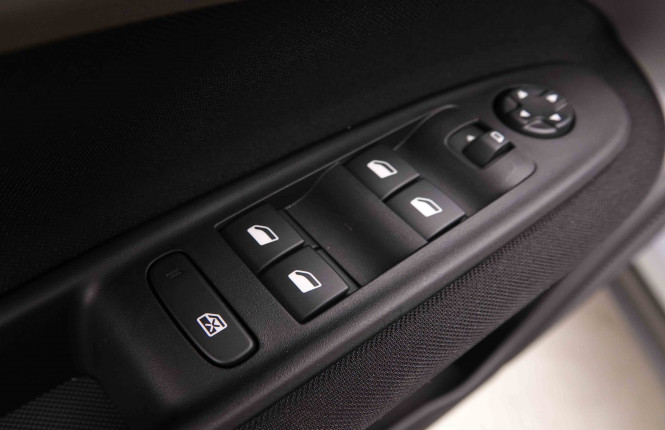 JEEP_JEEP_AVENGER_2549619_20.jpg