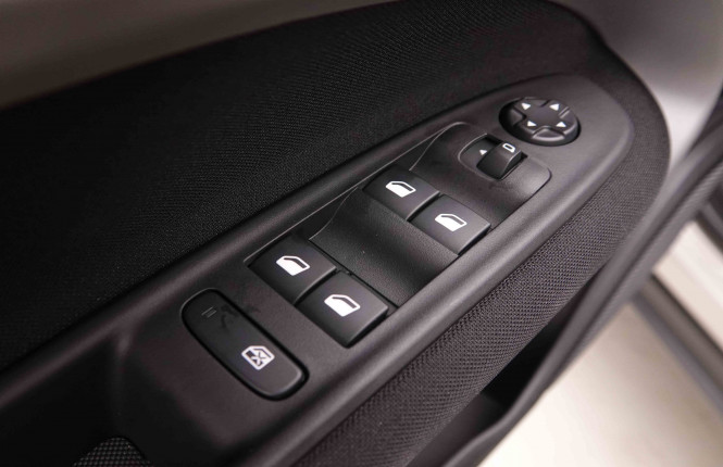 JEEP_JEEP_AVENGER_2549620_20.jpg