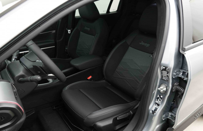JEEP_JEEP_AVENGER_2652841_7.jpg JEEP_JEEP_AVENGER_2652841_7.jpg