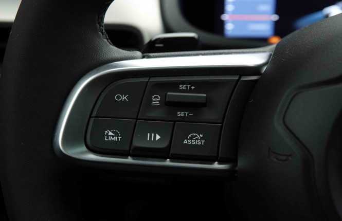 JEEP_JEEP_AVENGER_2652846_19.jpg JEEP_JEEP_AVENGER_2652846_19.jpg