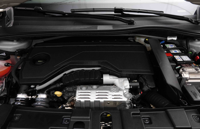 JEEP_JEEP_AVENGER_2652846_23.jpg JEEP_JEEP_AVENGER_2652846_23.jpg