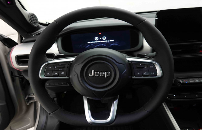 JEEP_JEEP_AVENGER_2652846_9.jpg JEEP_JEEP_AVENGER_2652846_9.jpg