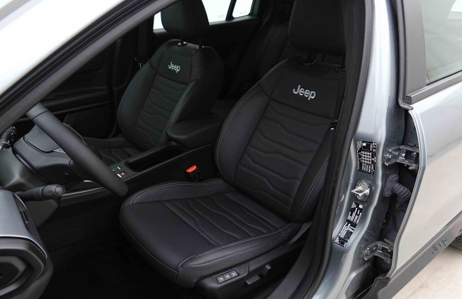JEEP_JEEP_AVENGER_2654717_7.jpg JEEP_JEEP_AVENGER_2654717_7.jpg