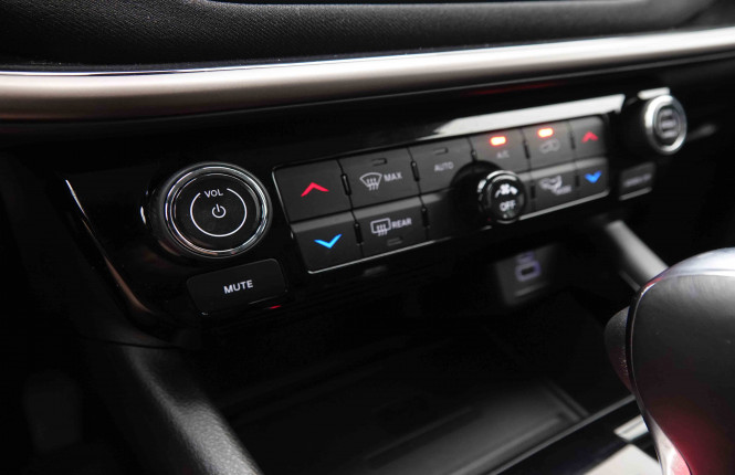 JEEP_JEEP_COMPASS_2549403_16.jpg