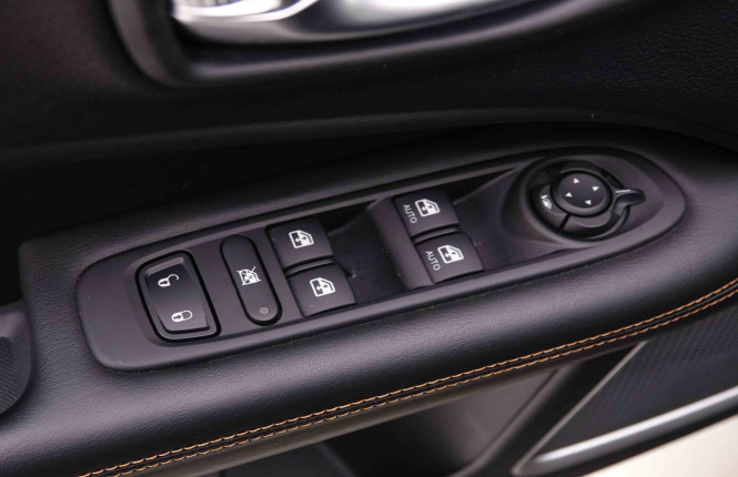 JEEP_JEEP_COMPASS_2549747_54.jpg