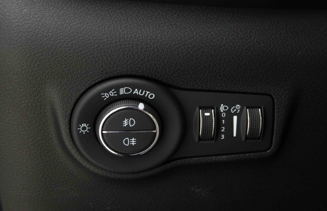 JEEP_JEEP_COMPASS_2653671_20.jpg JEEP_JEEP_COMPASS_2653671_20.jpg