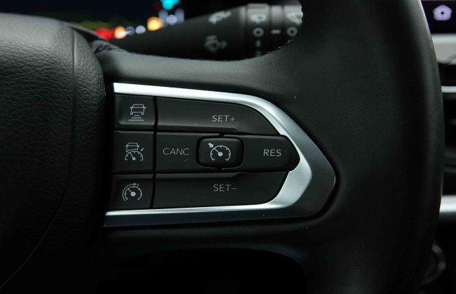 JEEP_JEEP_COMPASS_2653729_18.jpg