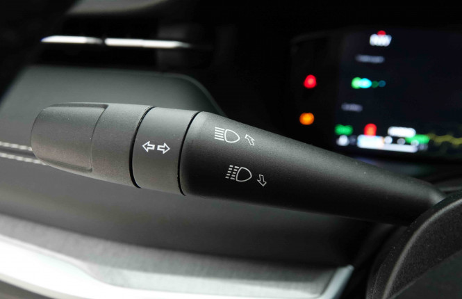 JEEP_JEEP_COMPASS_2653730_18.jpg JEEP_JEEP_COMPASS_2653730_18.jpg