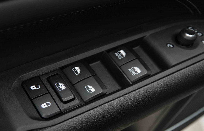 JEEP_JEEP_COMPASS_2653731_21.jpg JEEP_JEEP_COMPASS_2653731_21.jpg