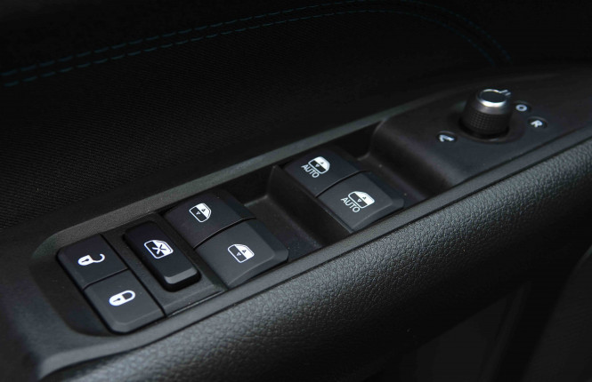 JEEP_JEEP_COMPASS_2654926_22.jpg JEEP_JEEP_COMPASS_2654926_22.jpg