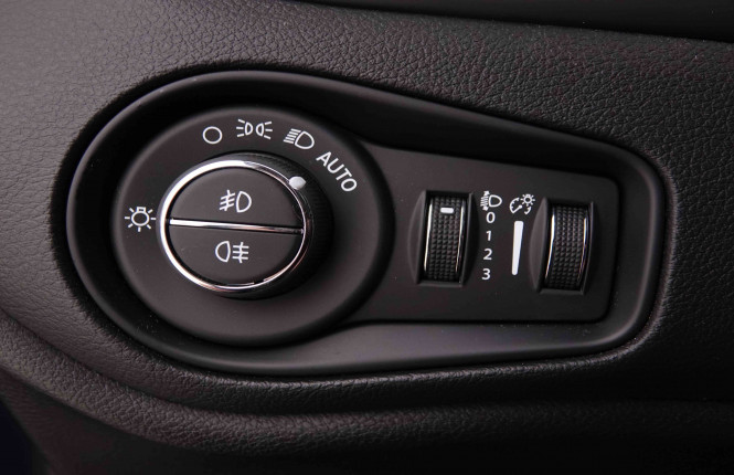 JEEP_JEEP_RENEGADE_2548919_8.jpg