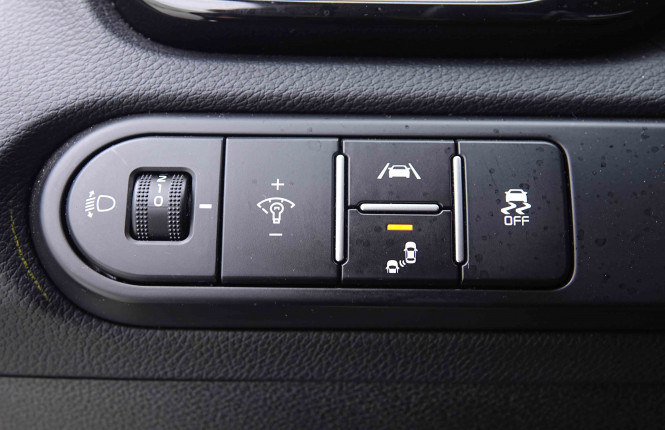 KIA_KIA_CEED_2655569_8.jpg KIA_KIA_CEED_2655569_8.jpg