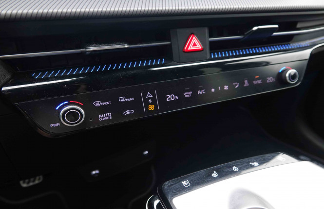 KIA_KIA_EV6_2549706_17.jpg