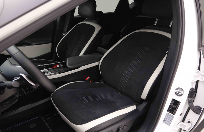 KIA_KIA_EV6_2549706_7.jpg