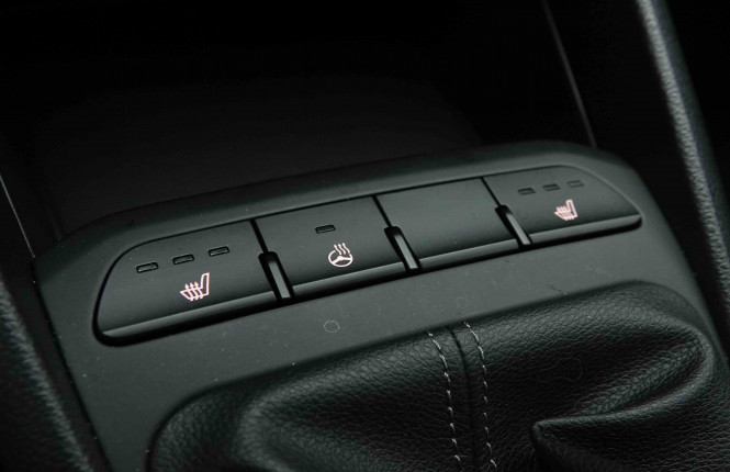 KIA_KIA_STONIC_2654002_13.jpg