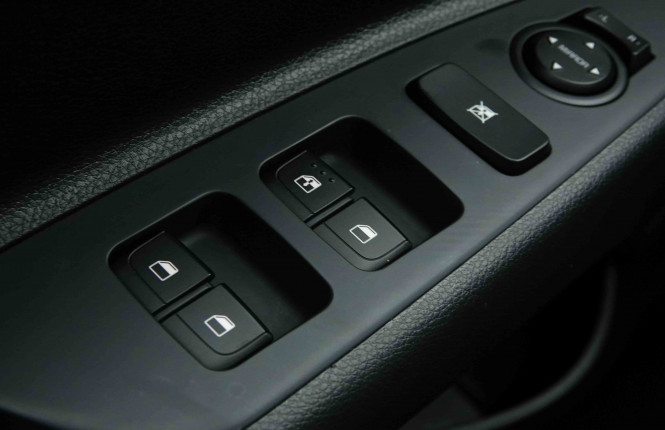 KIA_KIA_STONIC_2654002_20.jpg