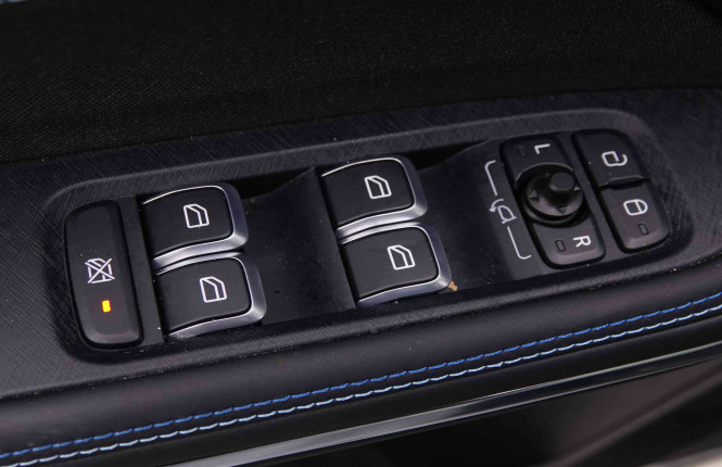 LYNKCO_LYNKCO_01_2551139_22.jpg LYNKCO_LYNKCO_01_2551139_22.jpg