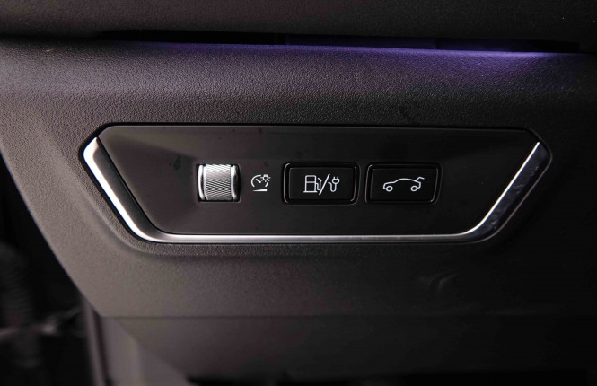 LYNKCO_LYNKCO_01_2551140_49.jpg LYNKCO_LYNKCO_01_2551140_49.jpg