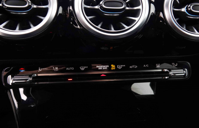 MERCEDES_MERCEDES_AKLASSE_2548617_14.jpg