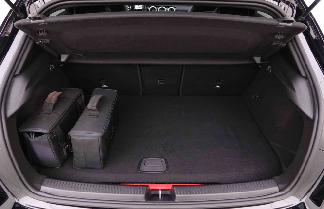 MERCEDES_MERCEDES_AKLASSE_2548617_5.jpg