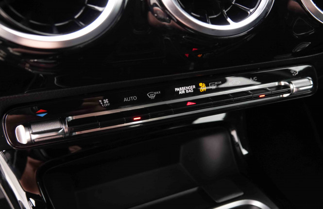 MERCEDES_MERCEDES_AKLASSE_2548988_14.jpg