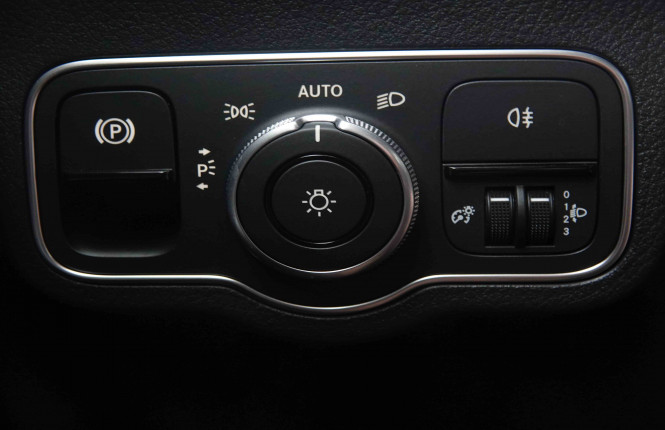 MERCEDES_MERCEDES_BKLASSE_2550100_9.jpg