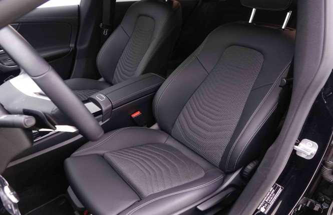 MERCEDES_MERCEDES_CLA_2548914_6.jpg