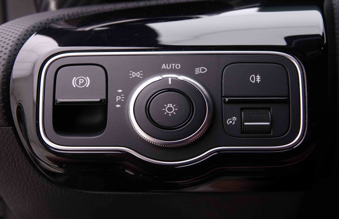 MERCEDES_MERCEDES_CLA_2548914_8.jpg