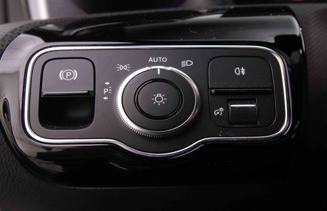 MERCEDES_MERCEDES_CLA_2550299_9.jpg