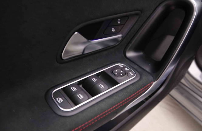 MERCEDES_MERCEDES_CLA_2551085_22.jpg