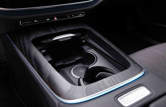 MERCEDES_MERCEDES_EKLASSE_2548748_16.jpg