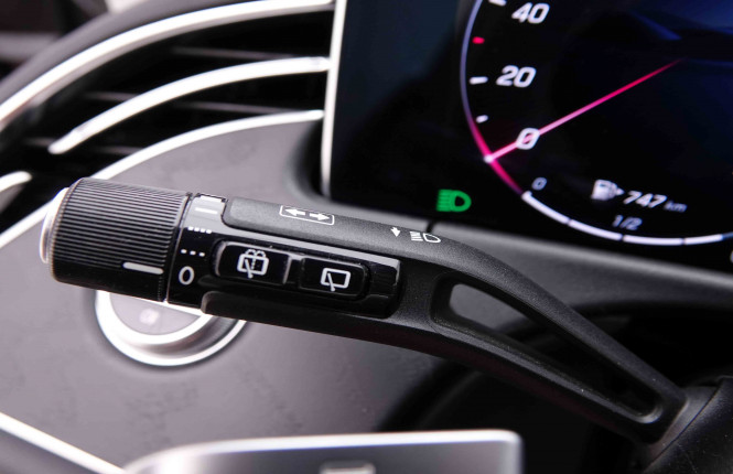 MERCEDES_MERCEDES_EKLASSE_2548748_18.jpg