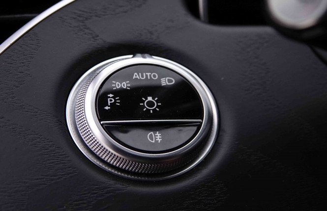 MERCEDES_MERCEDES_EKLASSE_2548748_9.jpg