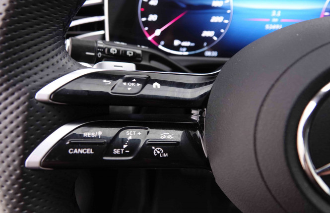 MERCEDES_MERCEDES_EKLASSE_2548881_19.jpg MERCEDES_MERCEDES_EKLASSE_2548881_19.jpg