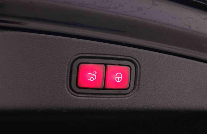 MERCEDES_MERCEDES_EKLASSE_2549450_6.jpg MERCEDES_MERCEDES_EKLASSE_2549450_6.jpg