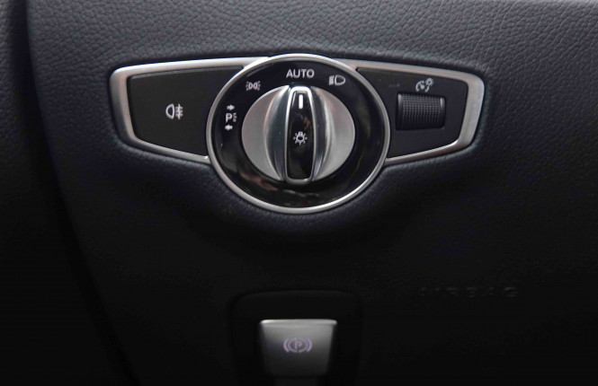 MERCEDES_MERCEDES_EKLASSE_2549663_11.jpg
