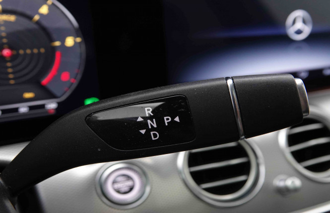 MERCEDES_MERCEDES_EKLASSE_2549663_22.jpg