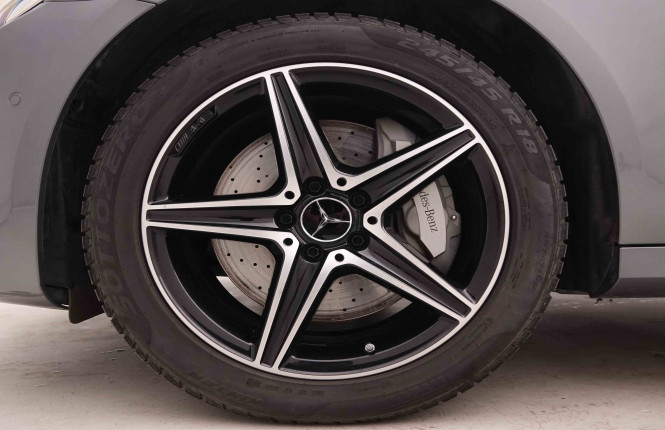 MERCEDES_MERCEDES_EKLASSE_2549663_28.jpg