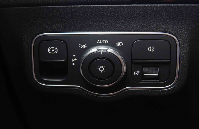MERCEDES_MERCEDES_GLA_2549766_10.jpg