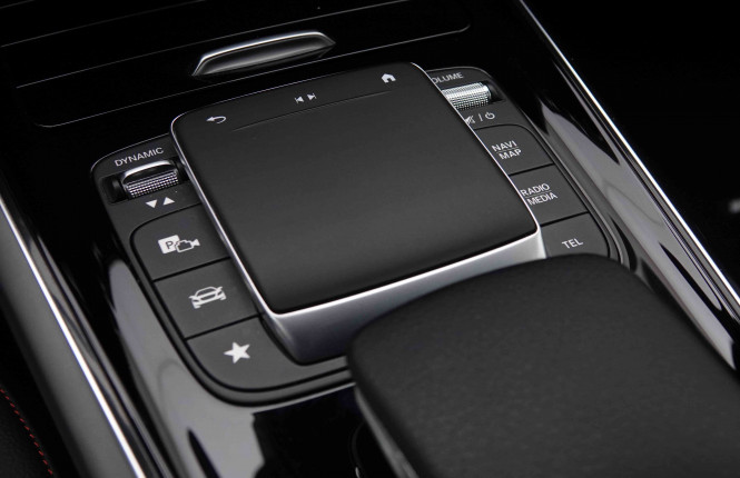 MERCEDES_MERCEDES_GLA_2550247_17.jpg