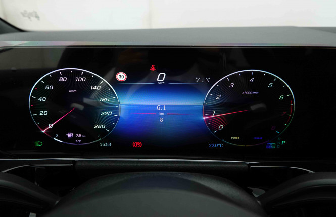 MERCEDES_MERCEDES_GLA_2653221_15.jpg