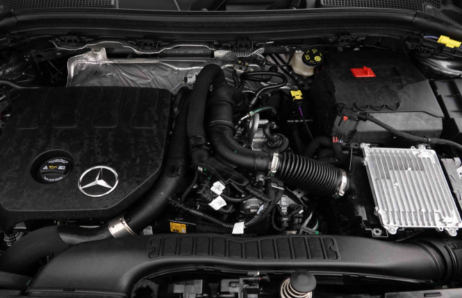 MERCEDES_MERCEDES_GLA_2653221_24.jpg