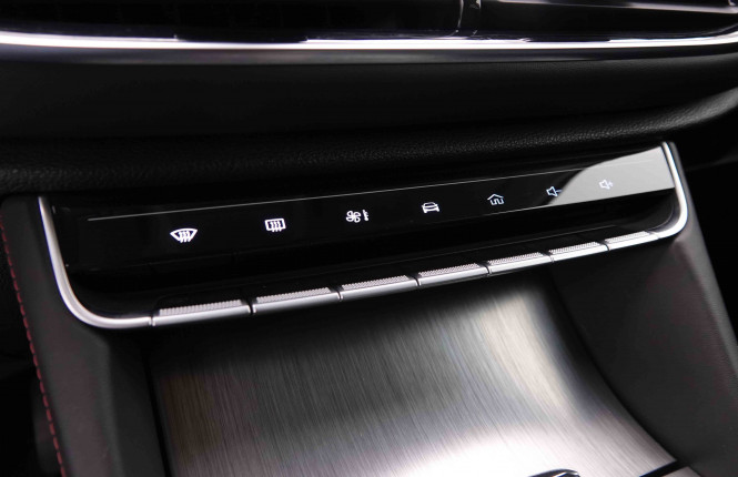 MG_MG_HS_2551065_13.jpg MG_MG_HS_2551065_13.jpg