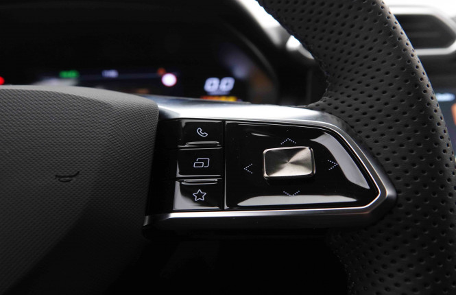 MG_MG_ZS_2652174_50.jpg MG_MG_ZS_2652174_50.jpg